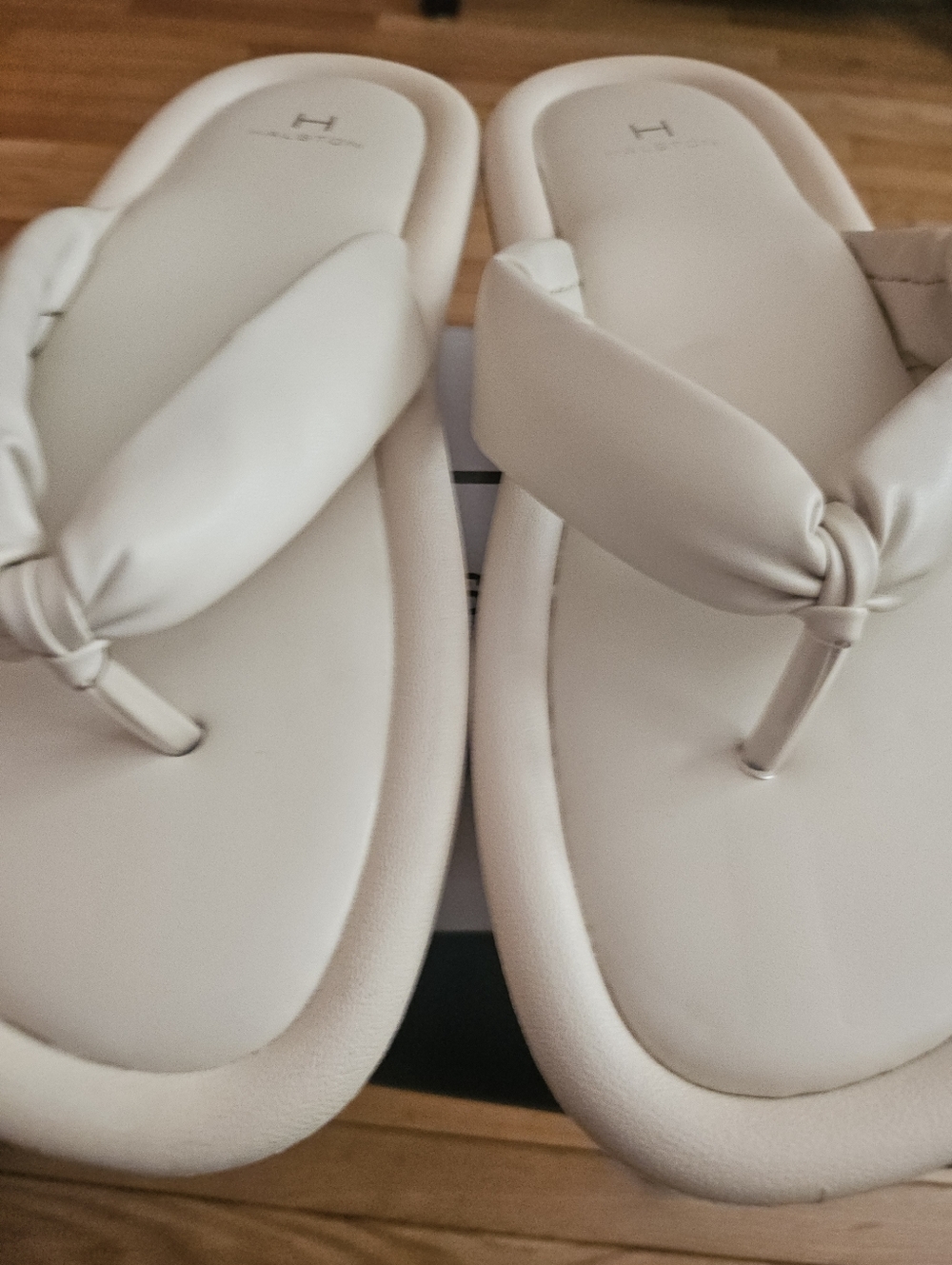 Halston Women’s Cream Knot-Detail Thong Sandals